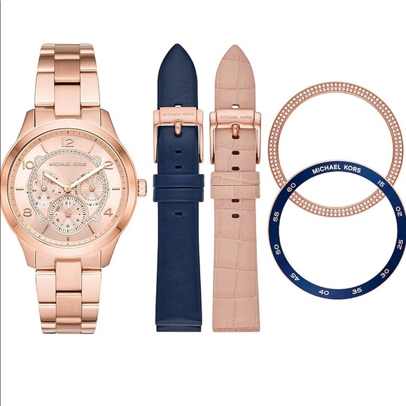 Michael Kors Multifunction Watch Set - Picture 4 of 6